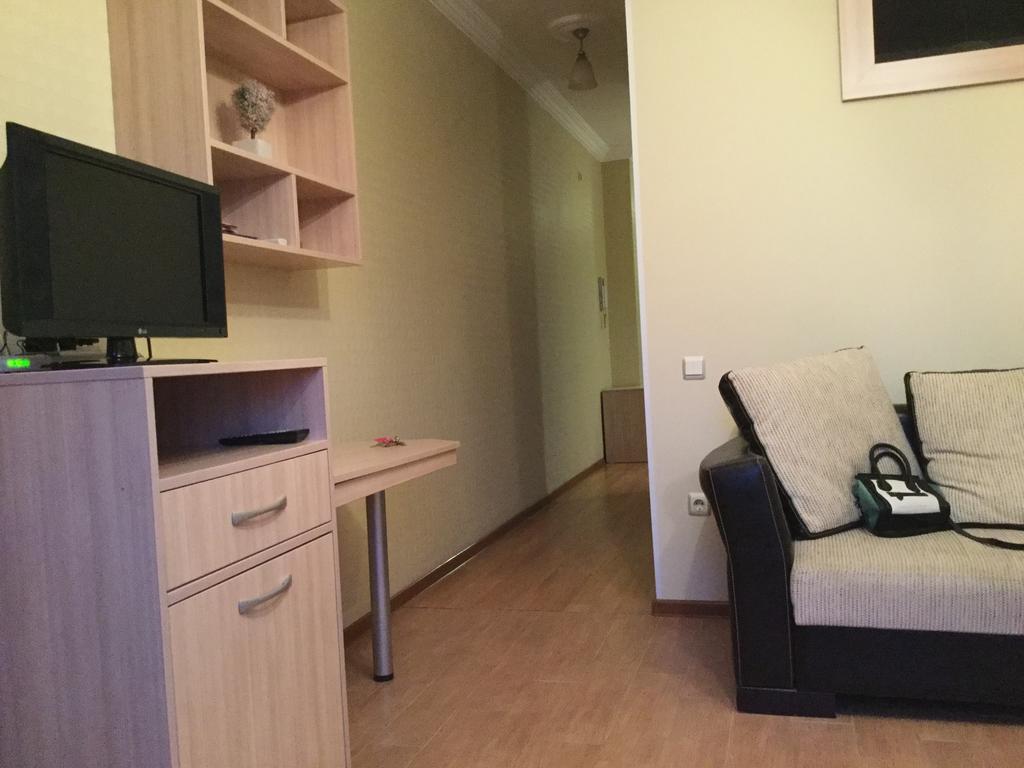 Nina'S Apartment On Gorgasali Batumi Exterior photo